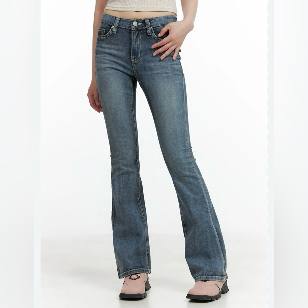Express women’s size 6 long Stella regular fit low rise boot‎ cut jeans